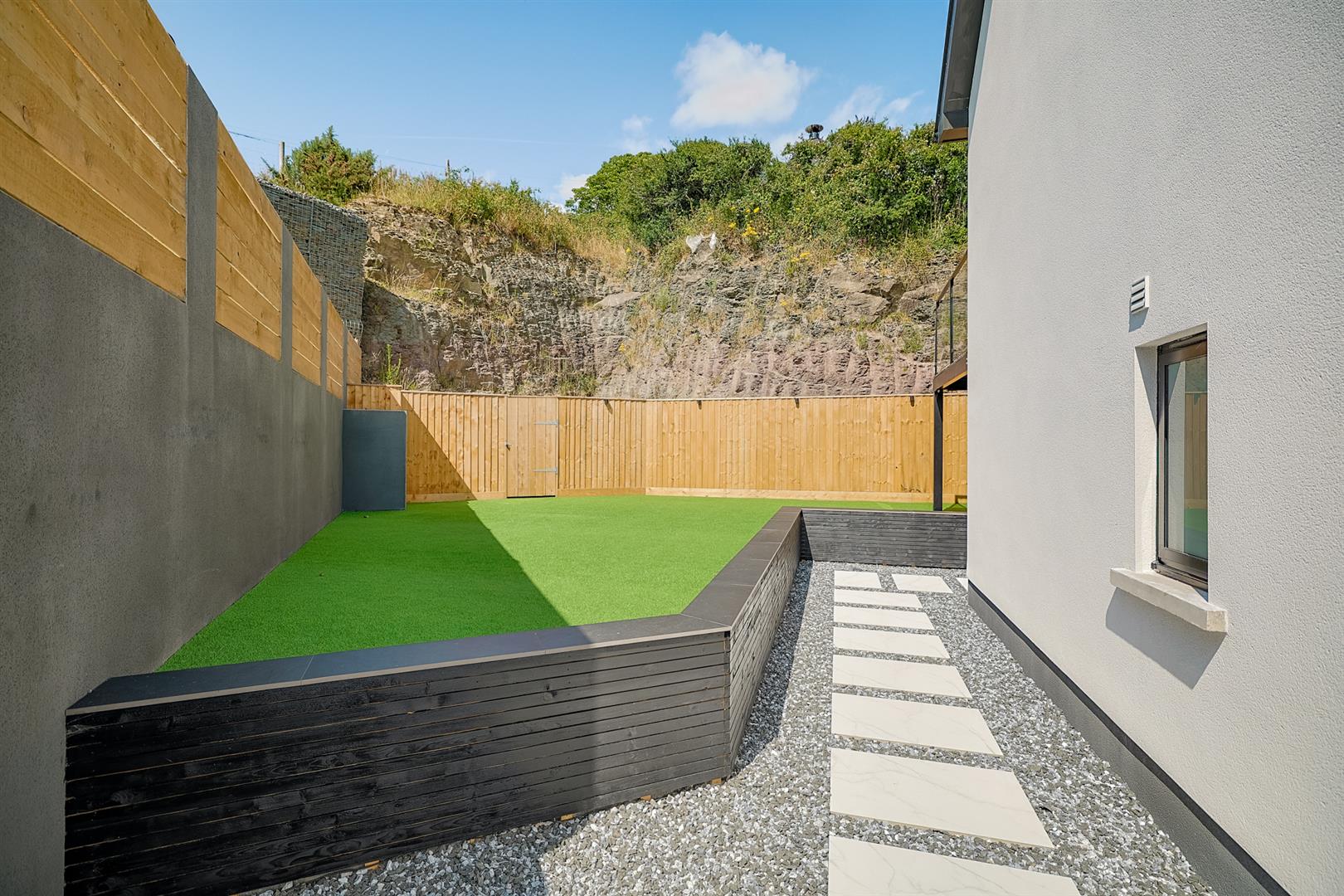 Heddfan, Croesyceiliog, Carmarthen, SA32 8DS